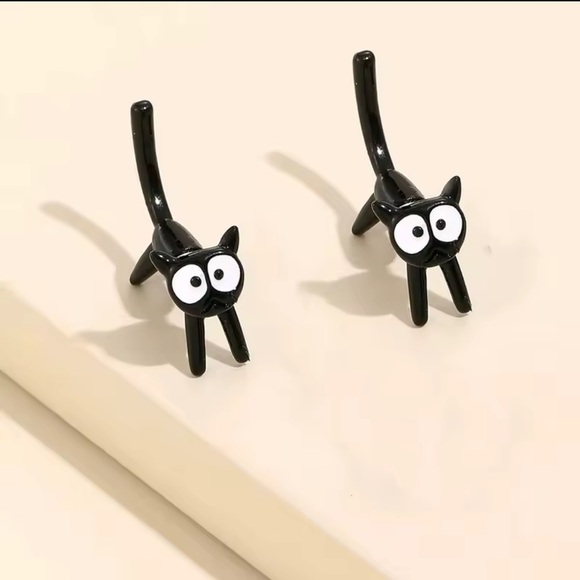 Playful Black Cat Stud Earrings 🐾 - Picture 7 of 7
